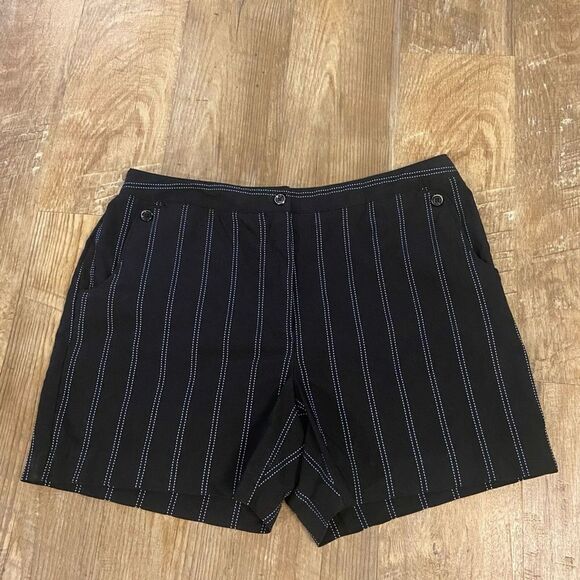 EP Pro Black Blue Stripes Golf Shorts Sz 12 Stretchy Flat Front Activewear Comfy - Picture 1 of 5